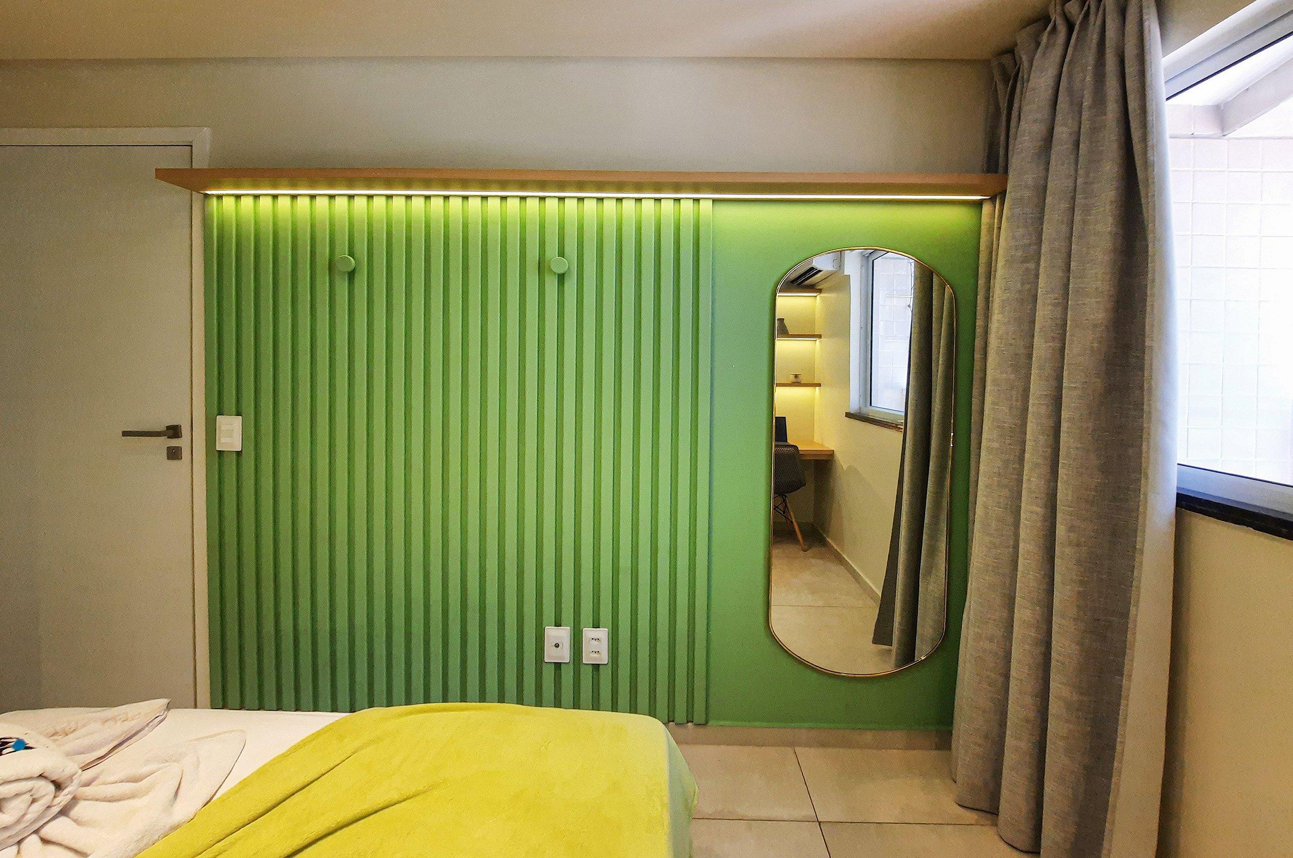 image-housing-carousel