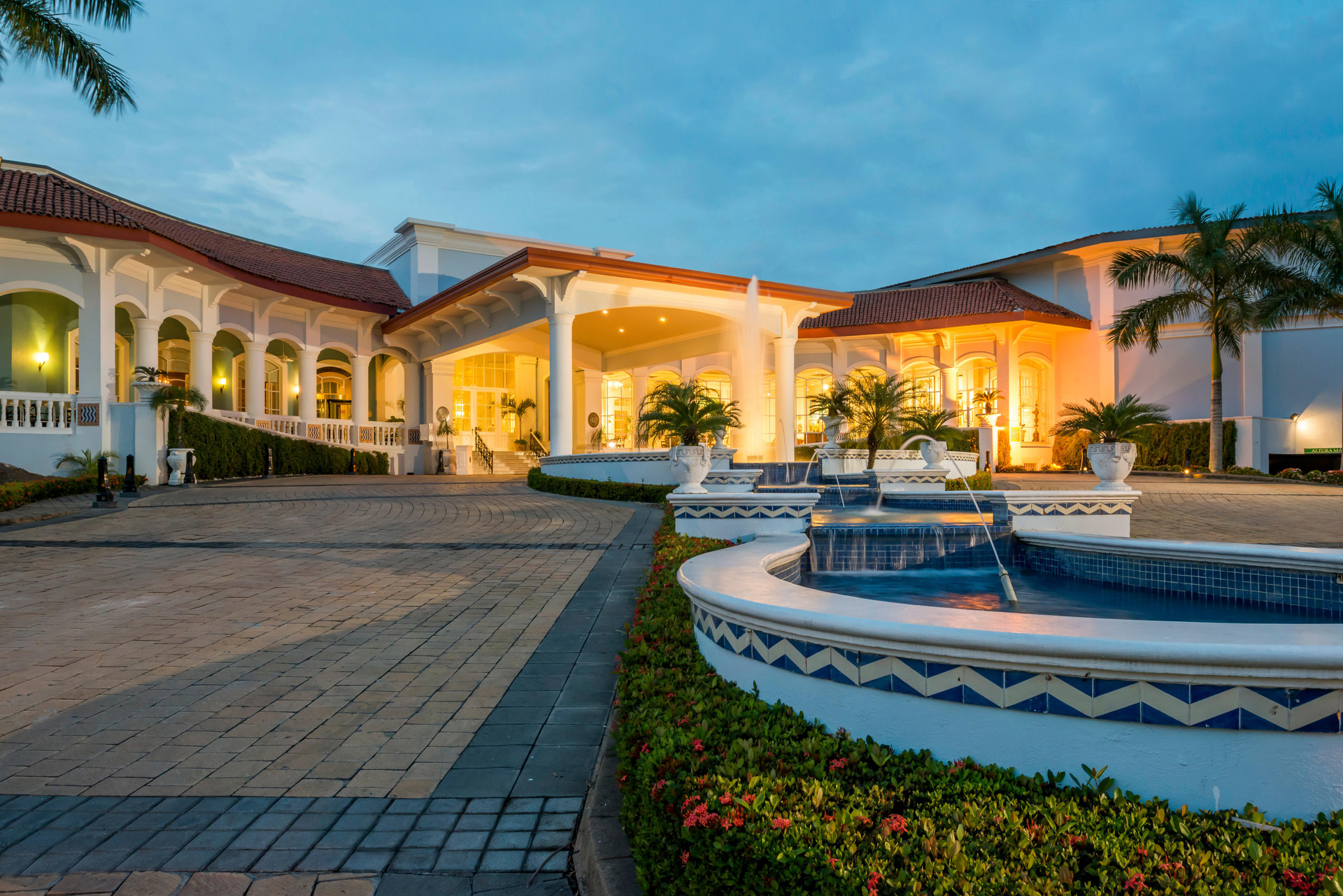 image-housing-carousel