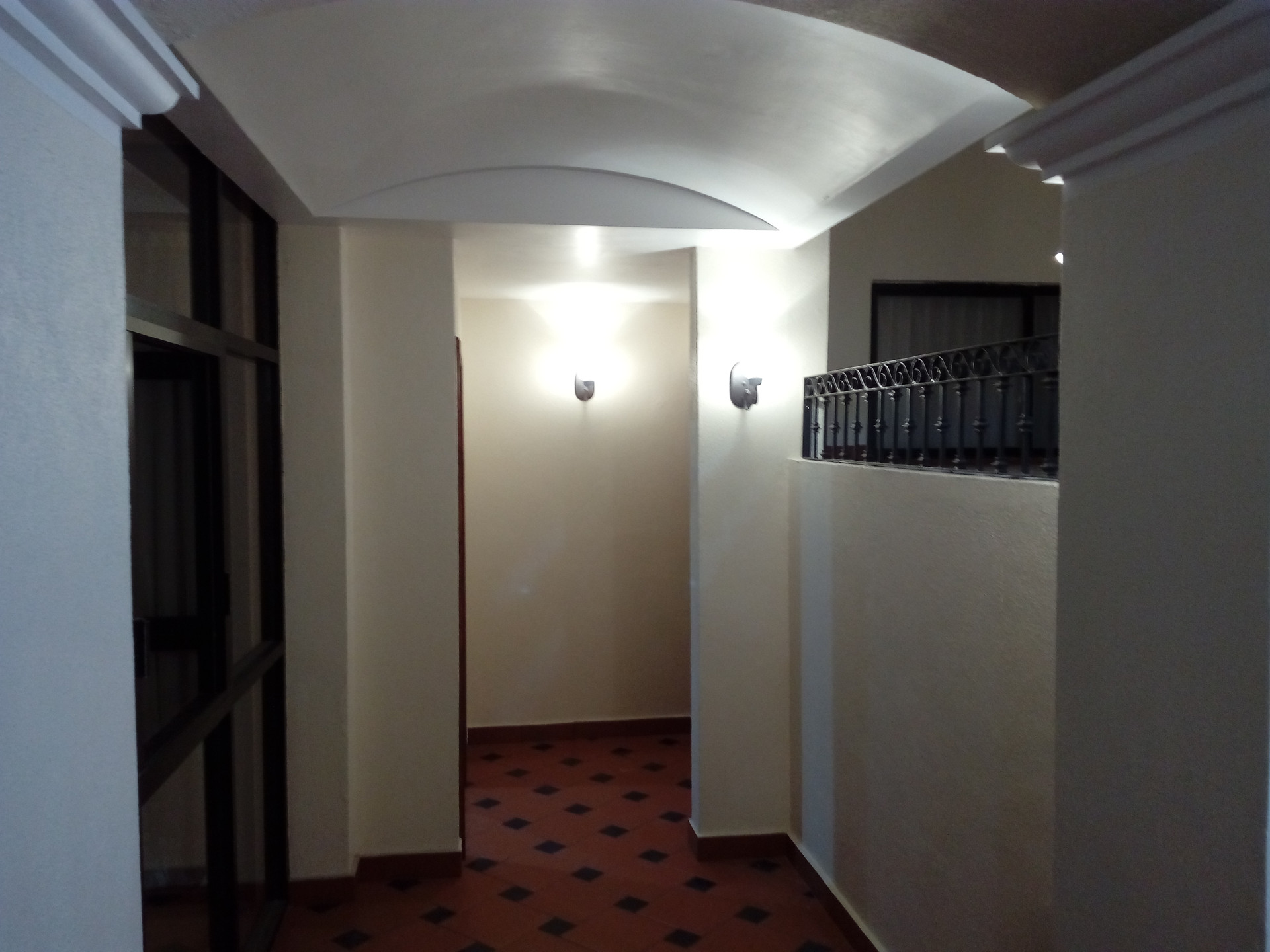 image-housing-carousel