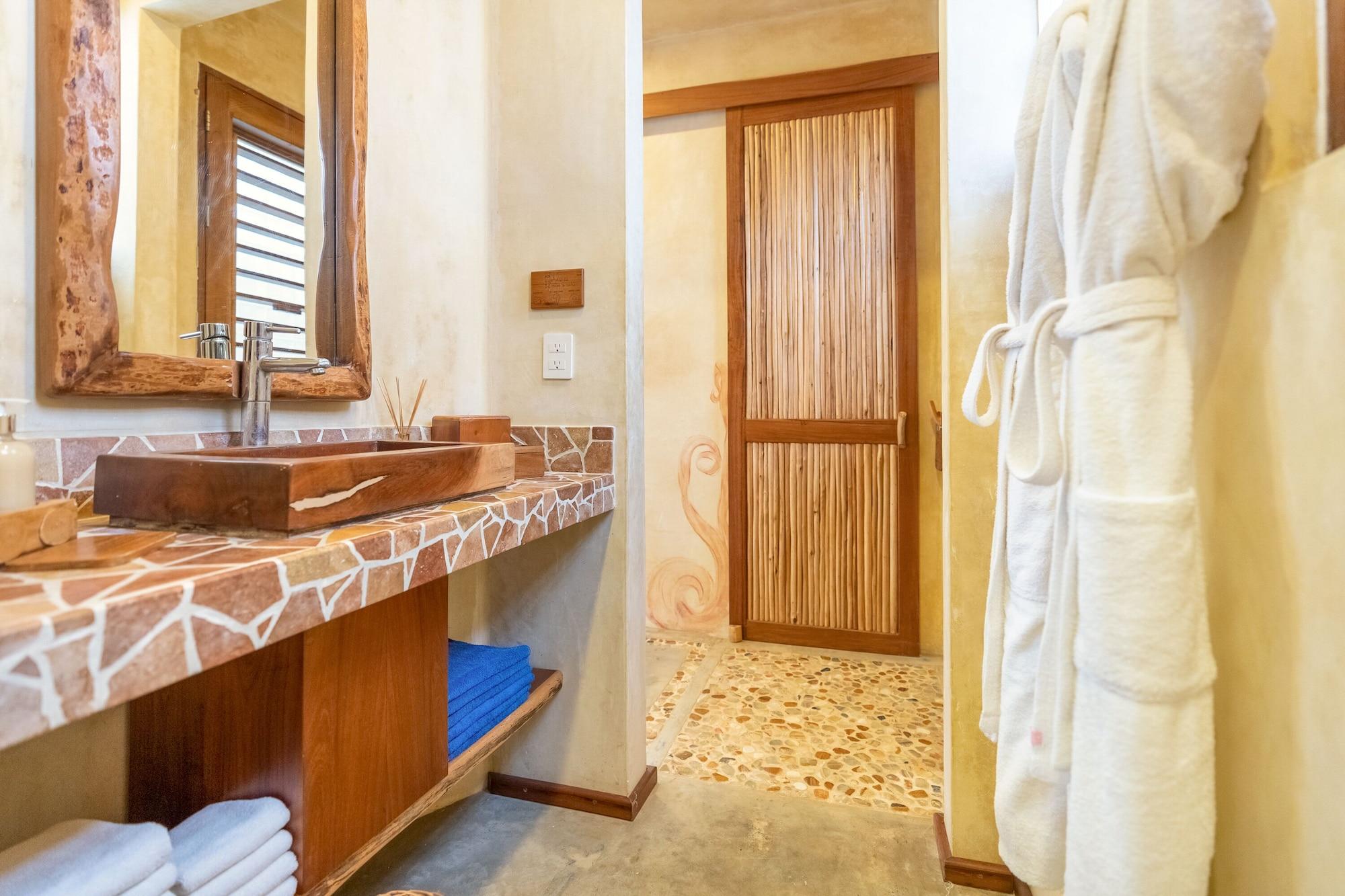 Suite Deluxe, balcón, vista parcial al océano