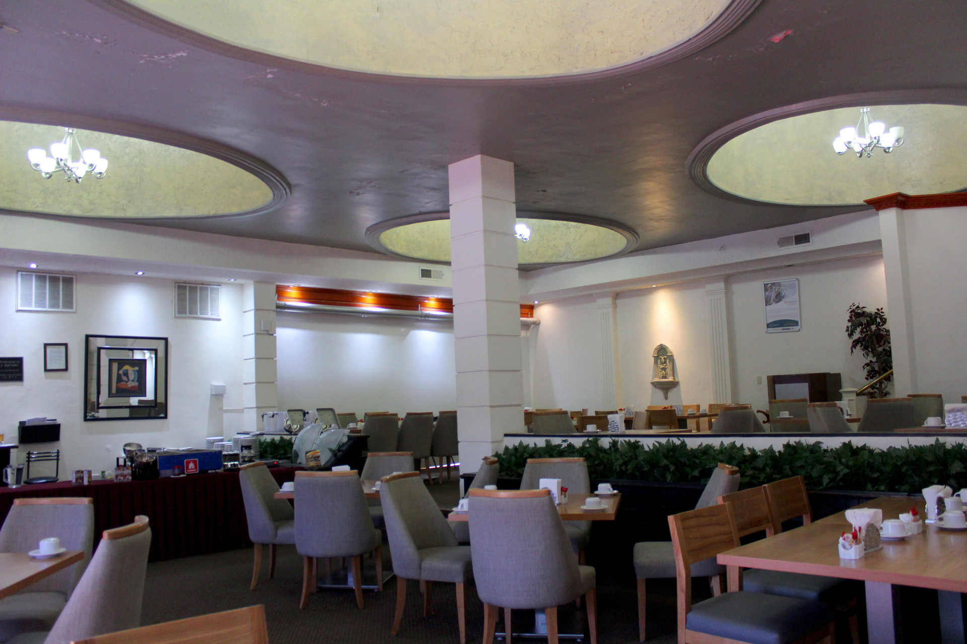 image-housing-carousel