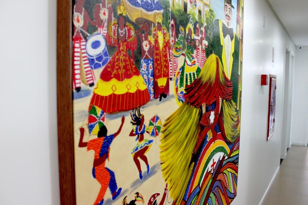 image-housing-carousel