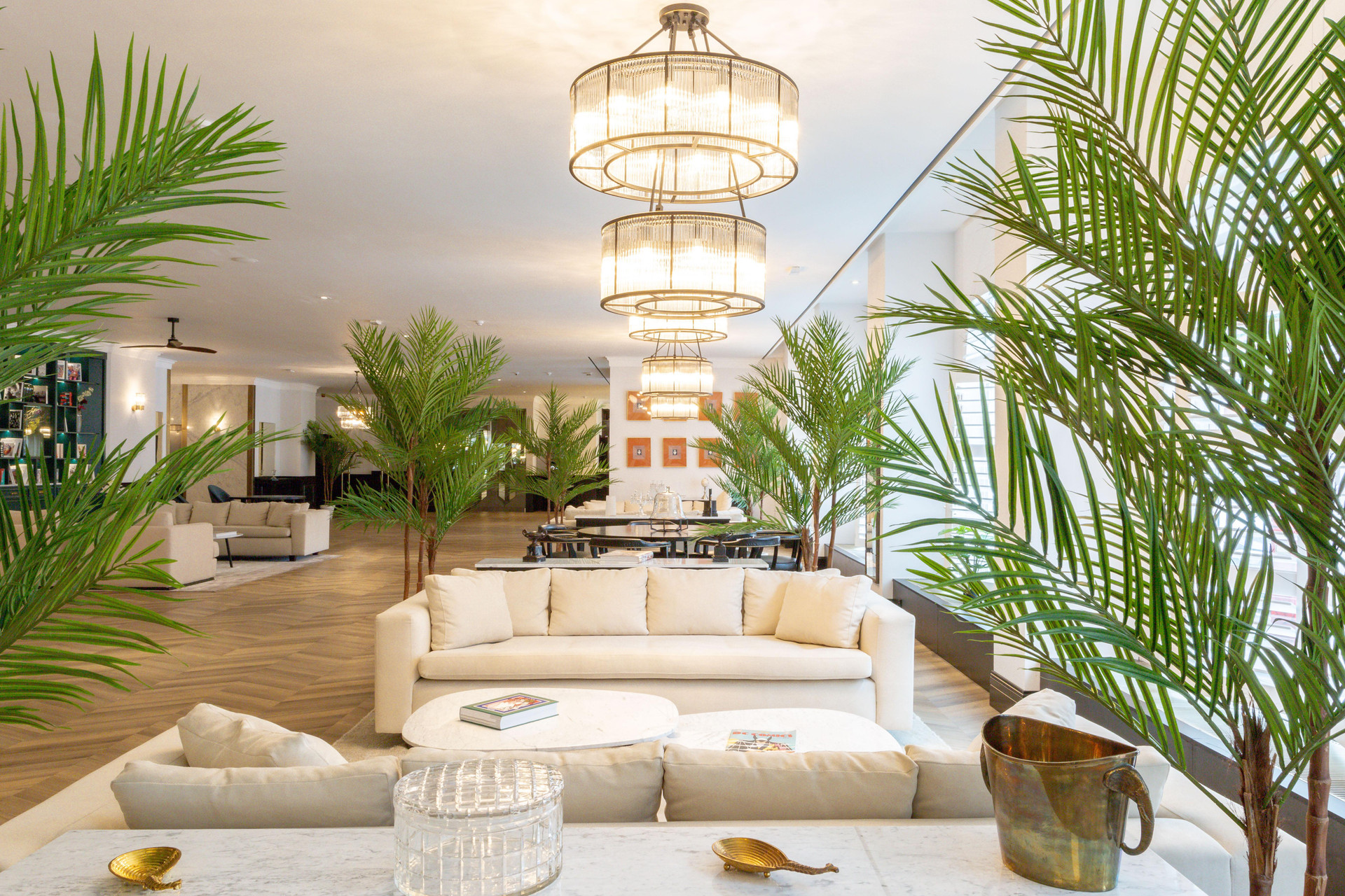 image-housing-carousel