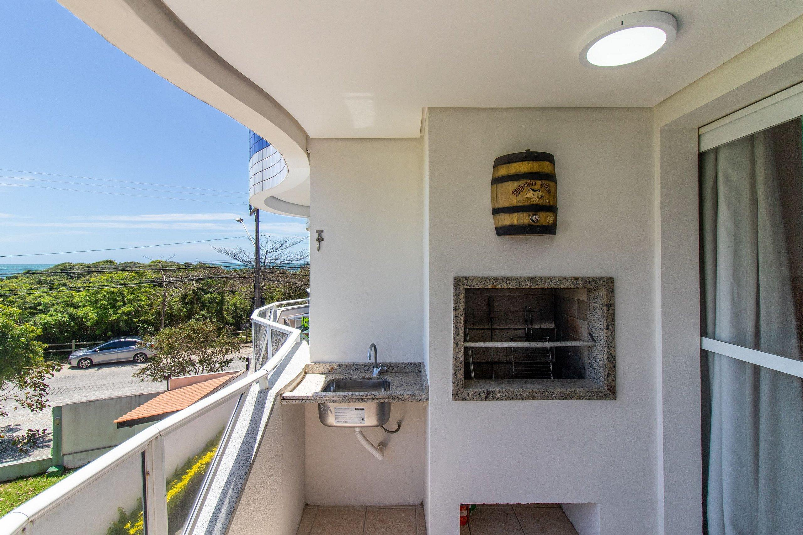 image-housing-carousel