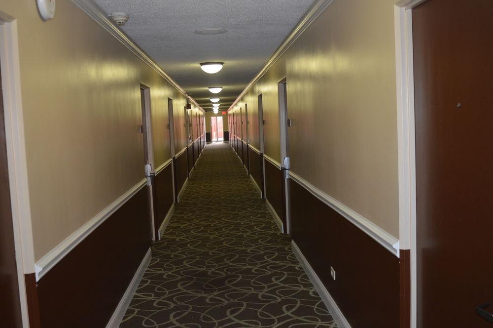 image-housing-carousel