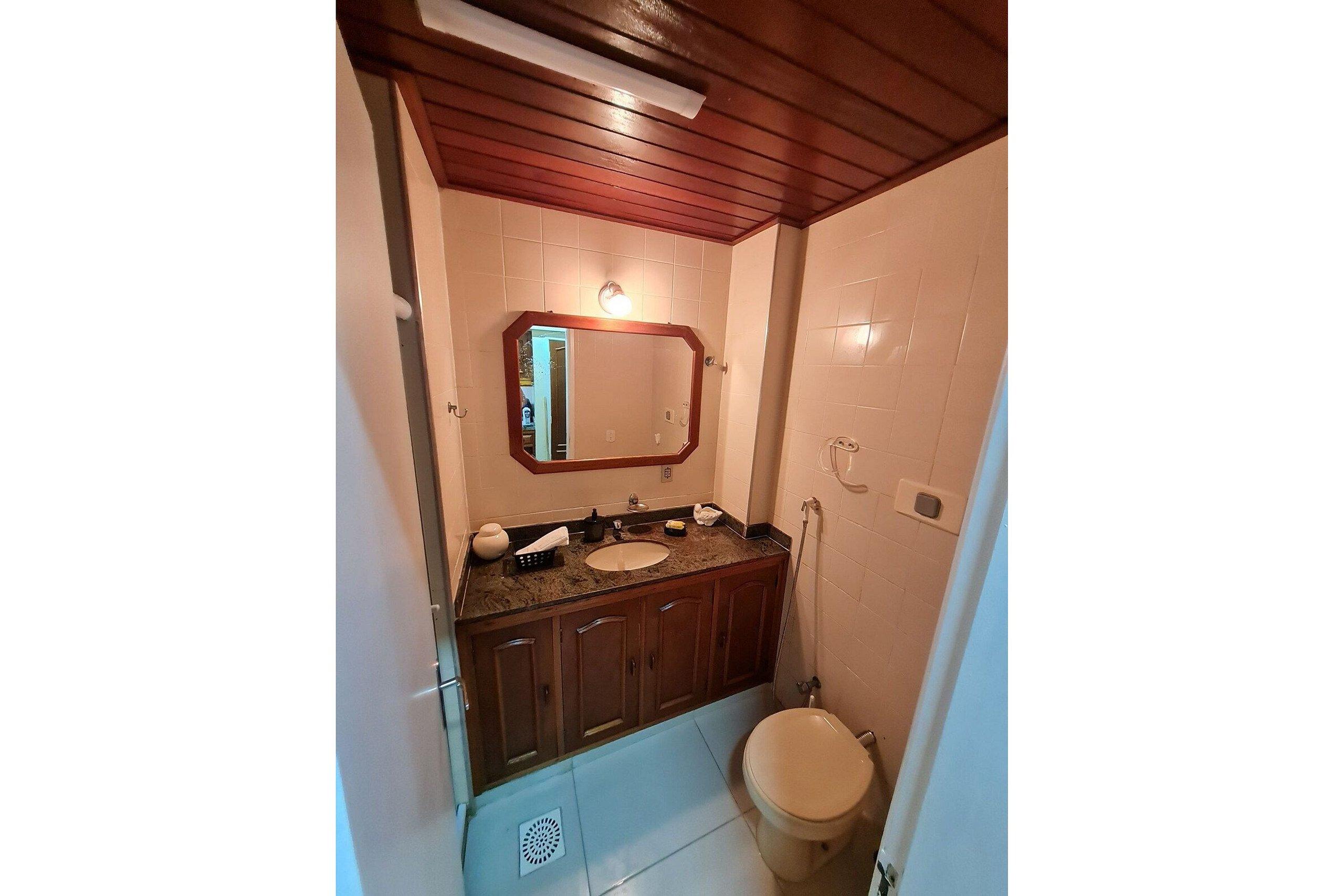 image-housing-carousel