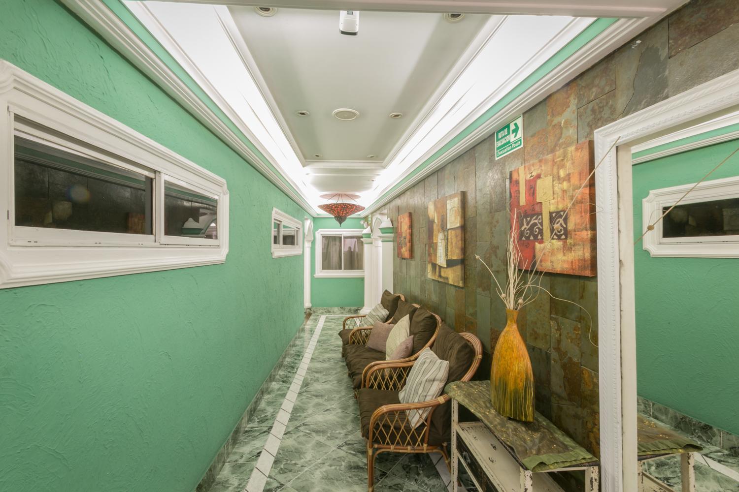 image-housing-carousel