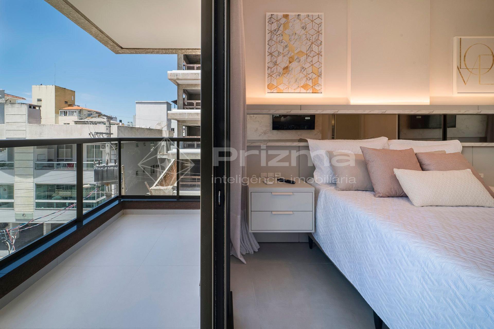 image-housing-carousel
