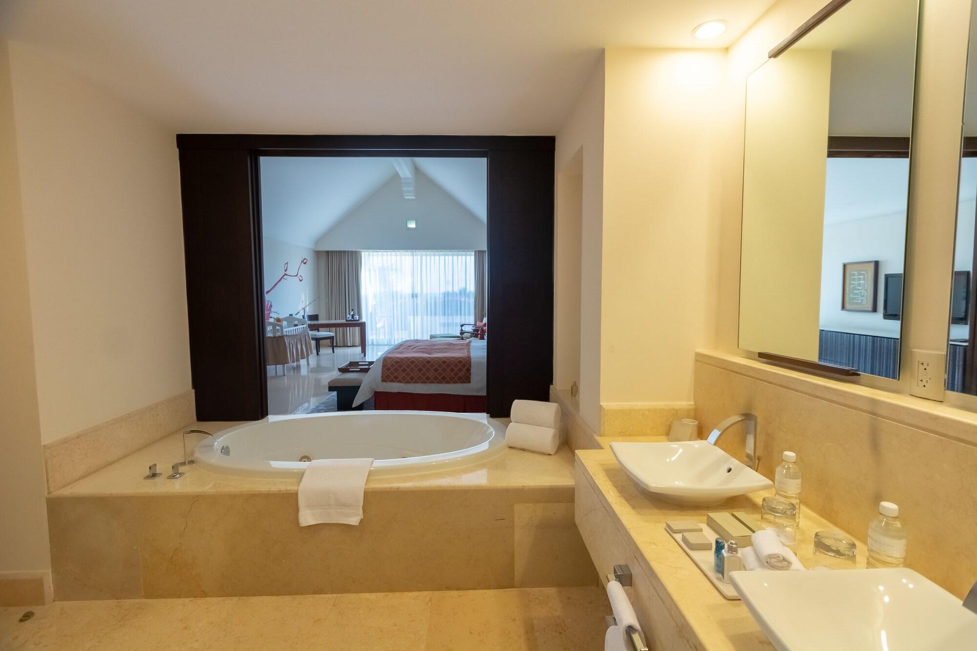 Ambassador Two Bedrooms Family Suite Ocean View