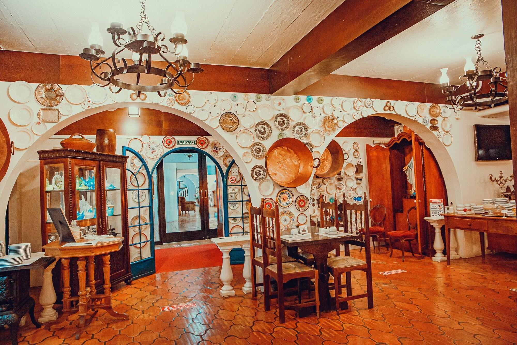 image-housing-carousel