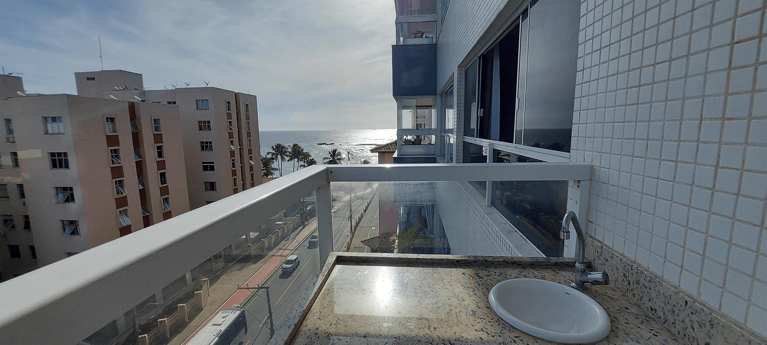 image-housing-carousel