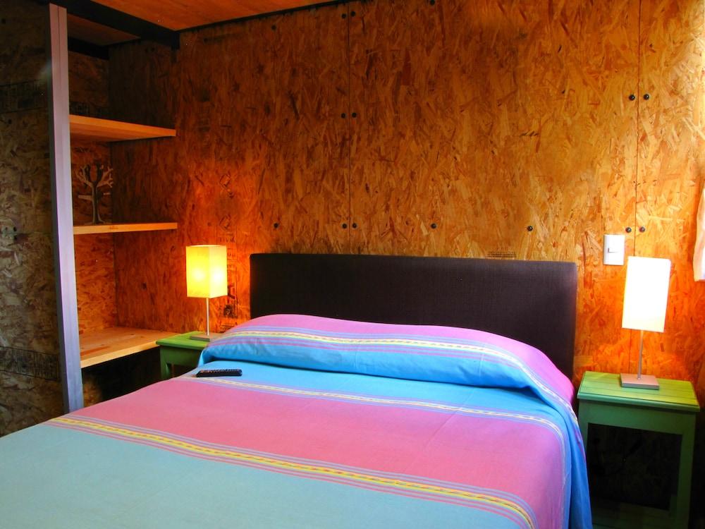 image-housing-carousel