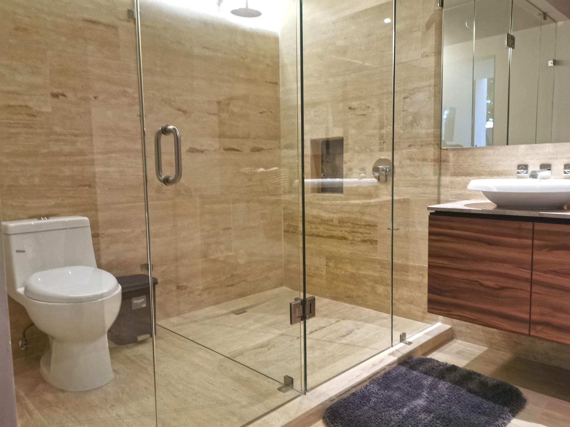Departamento de lujo, 1 habitación, piscina privada, planta baja