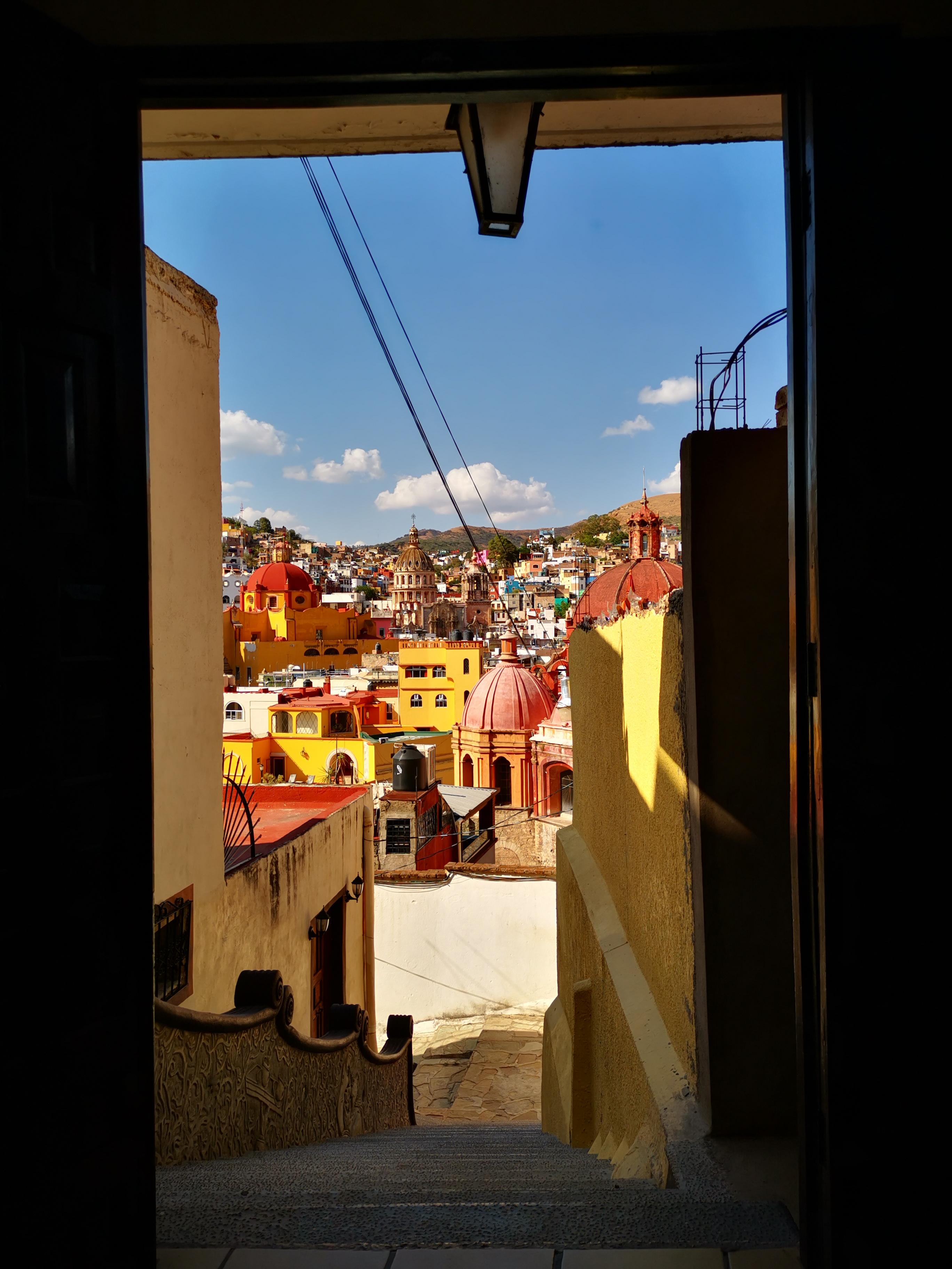 image-housing-carousel