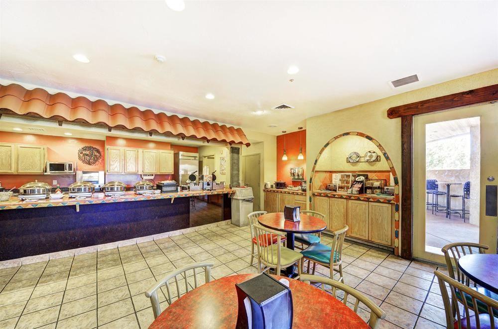image-housing-carousel