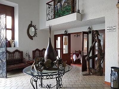 image-housing-carousel