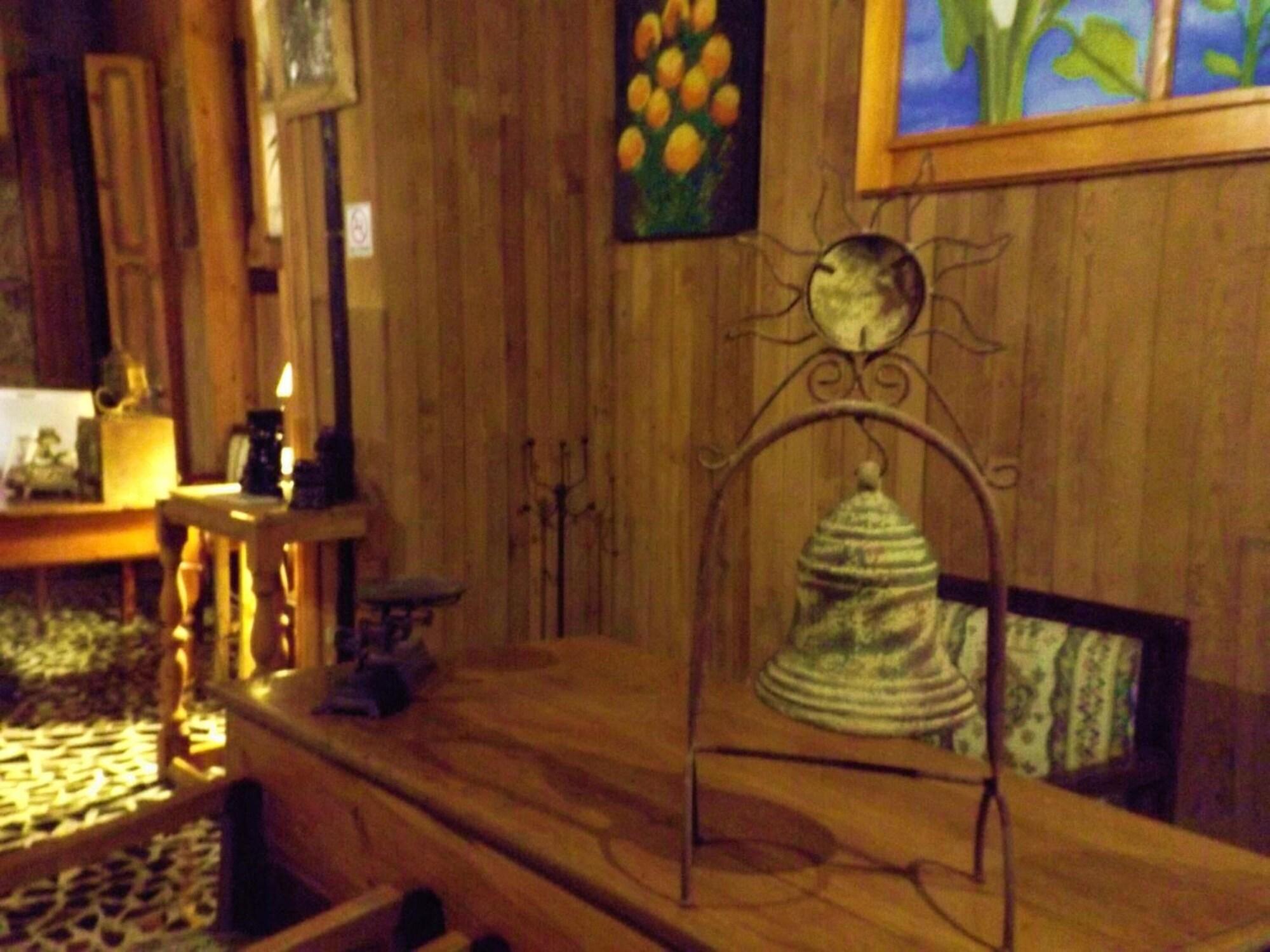 image-housing-carousel