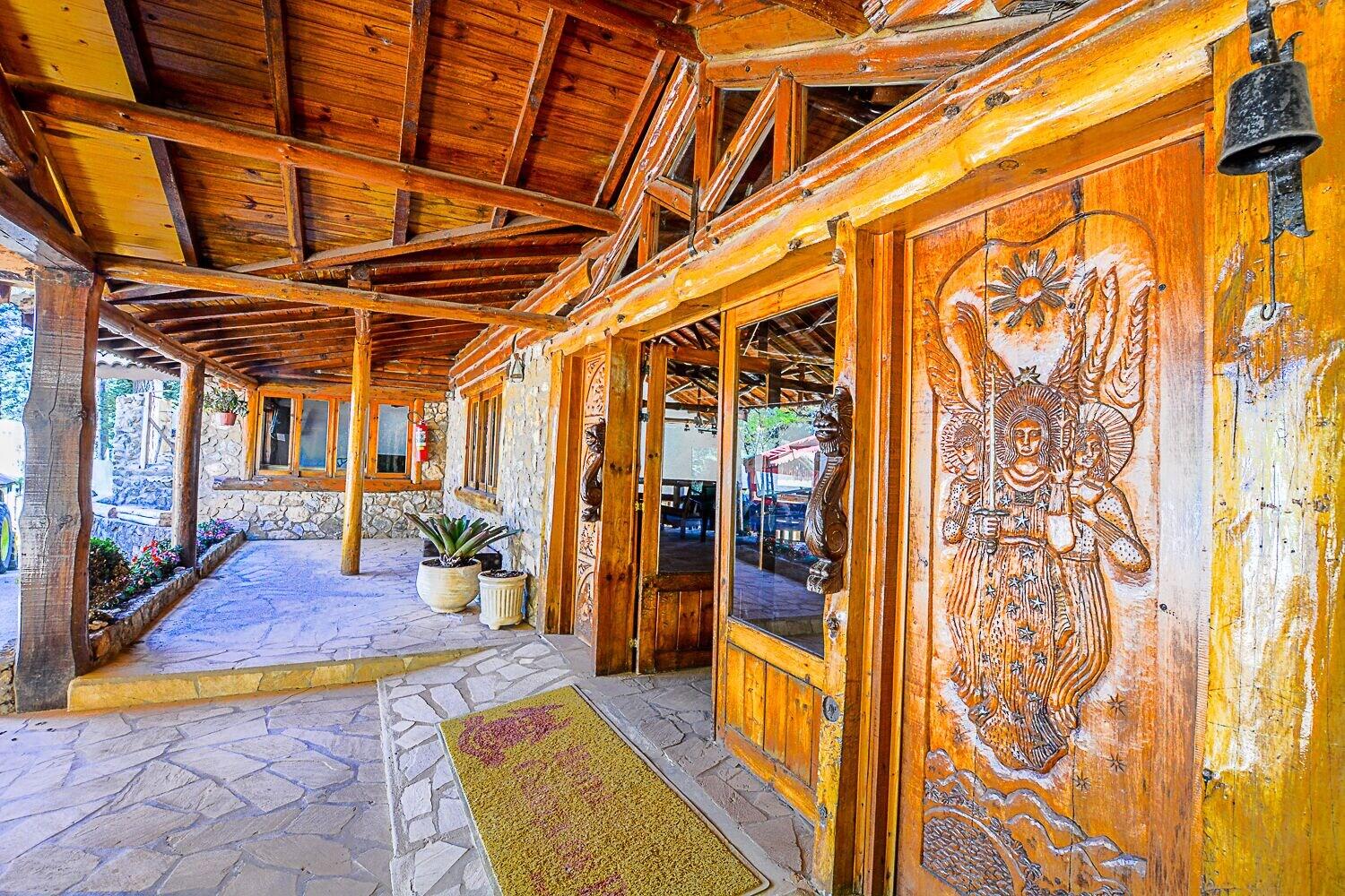 image-housing-carousel