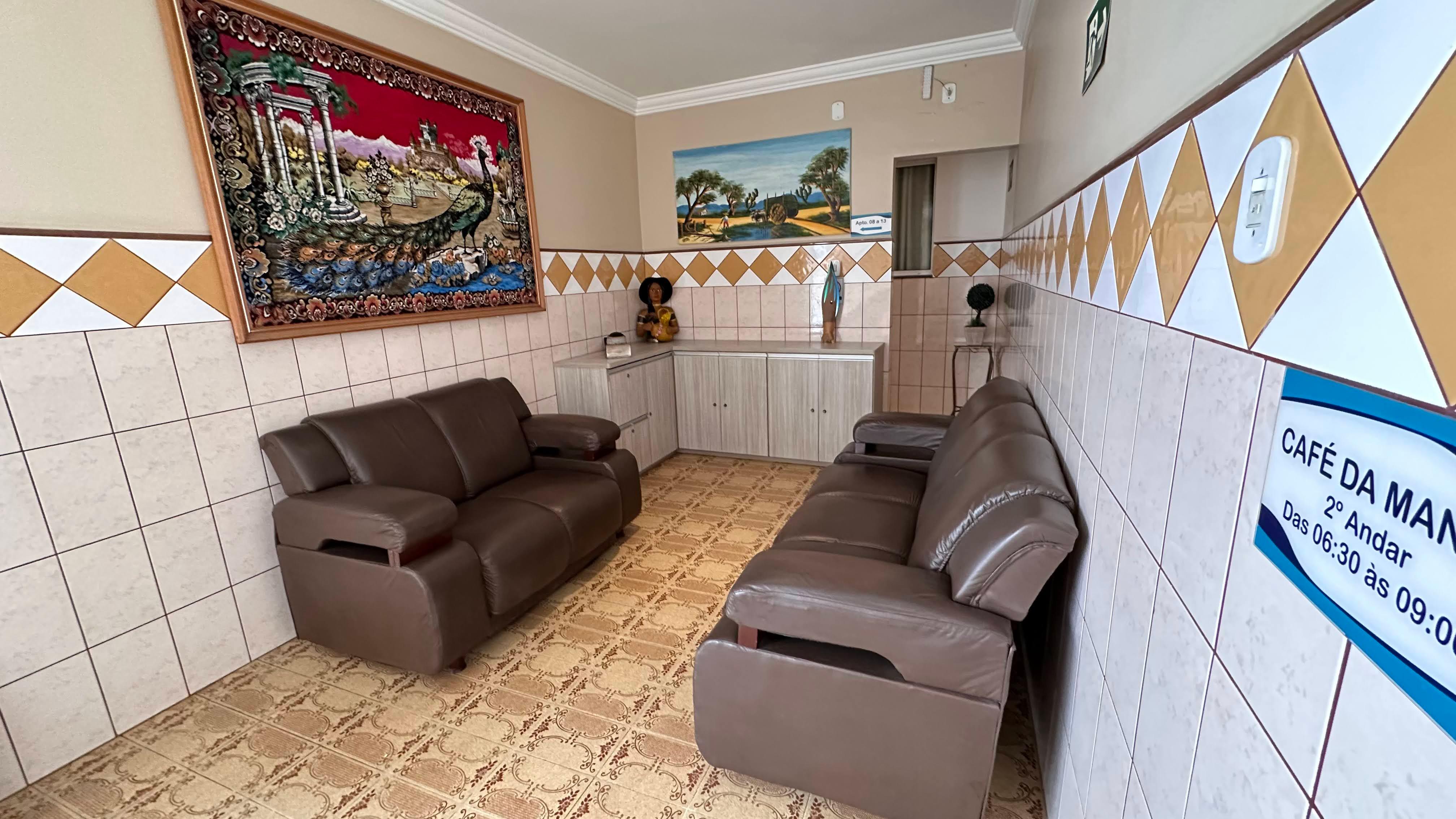 image-housing-carousel