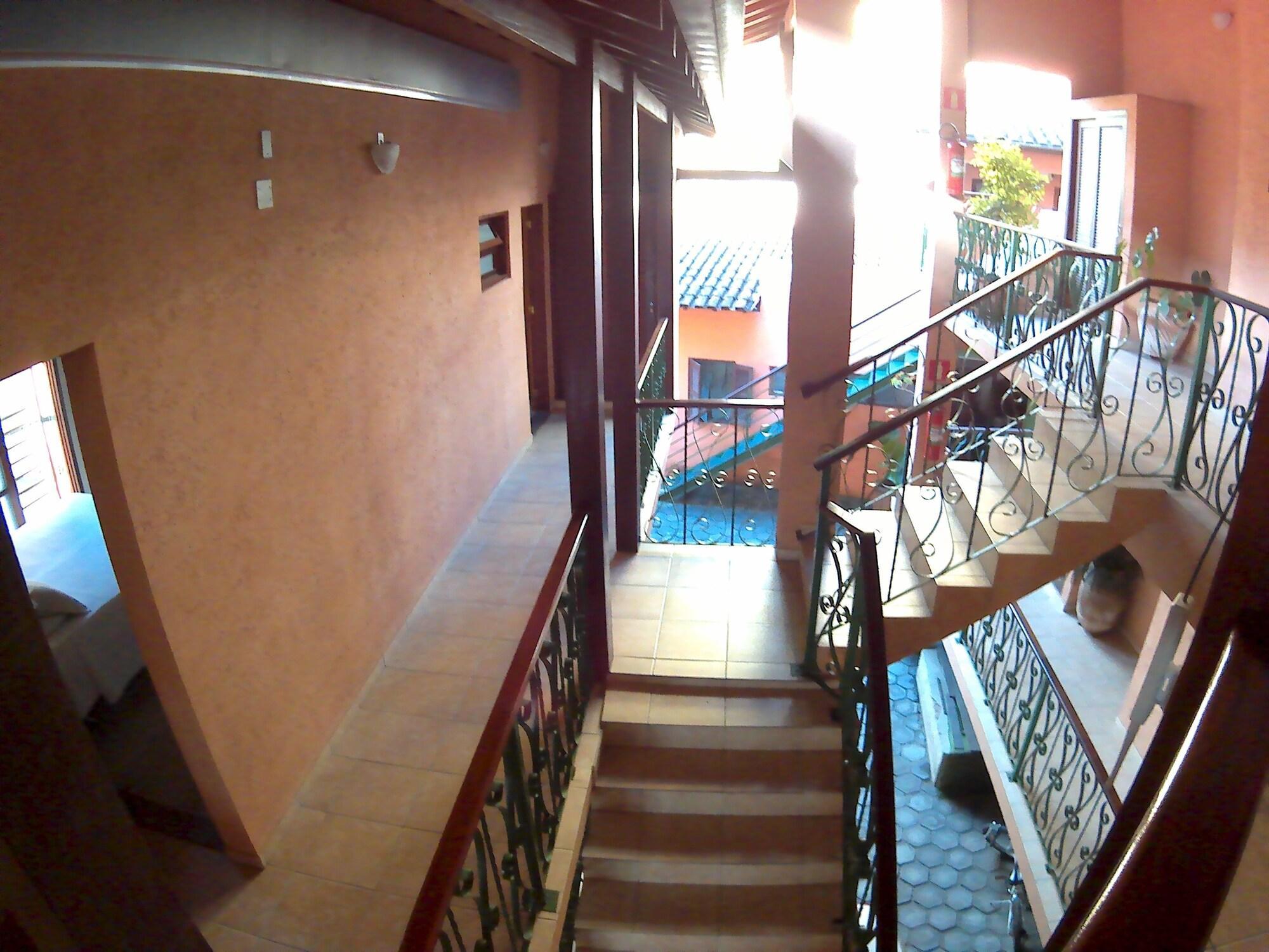 image-housing-carousel