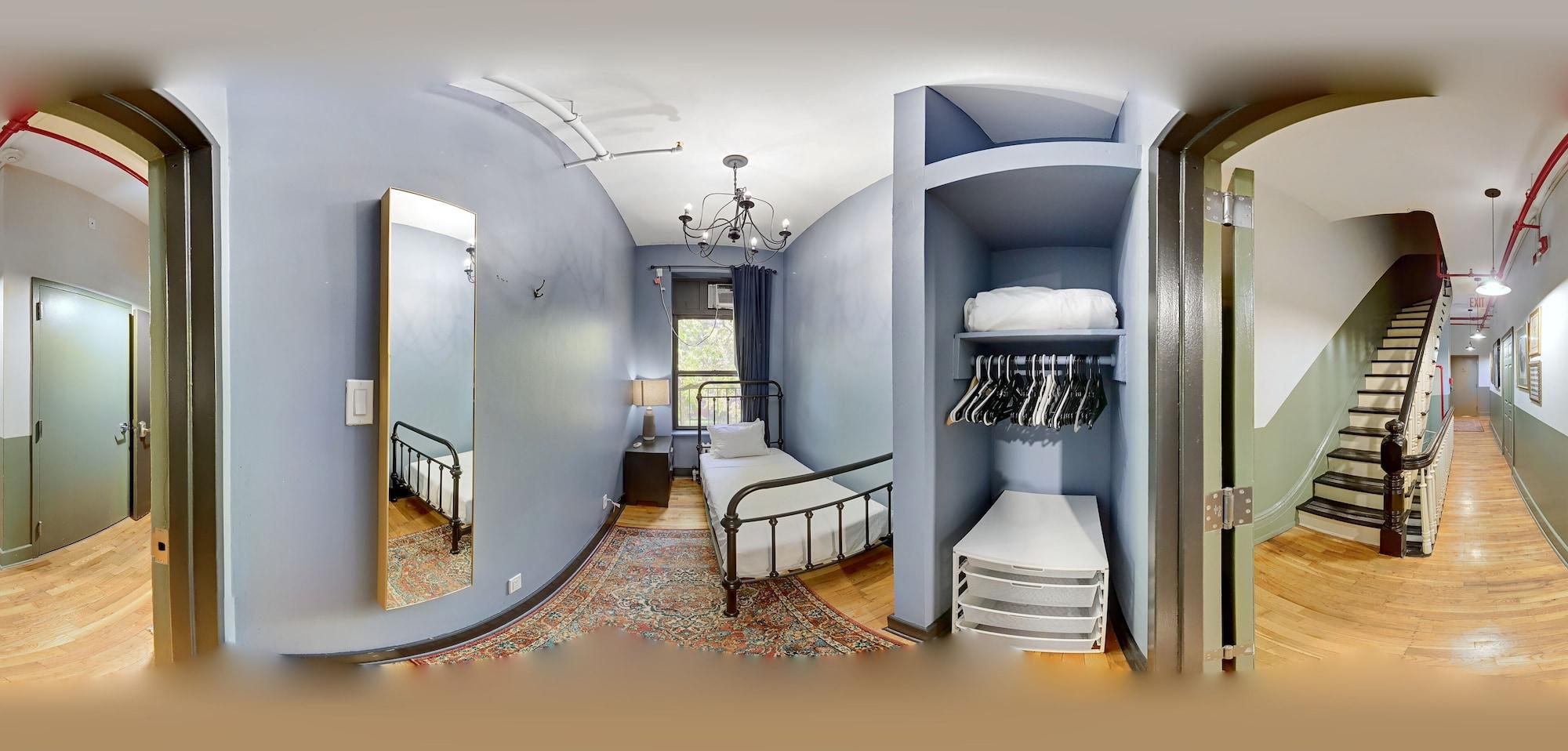 image-housing-carousel