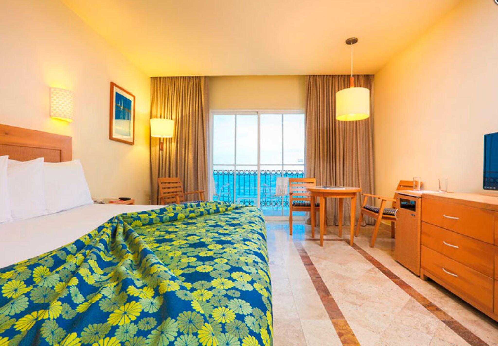 Double ocean view king bed