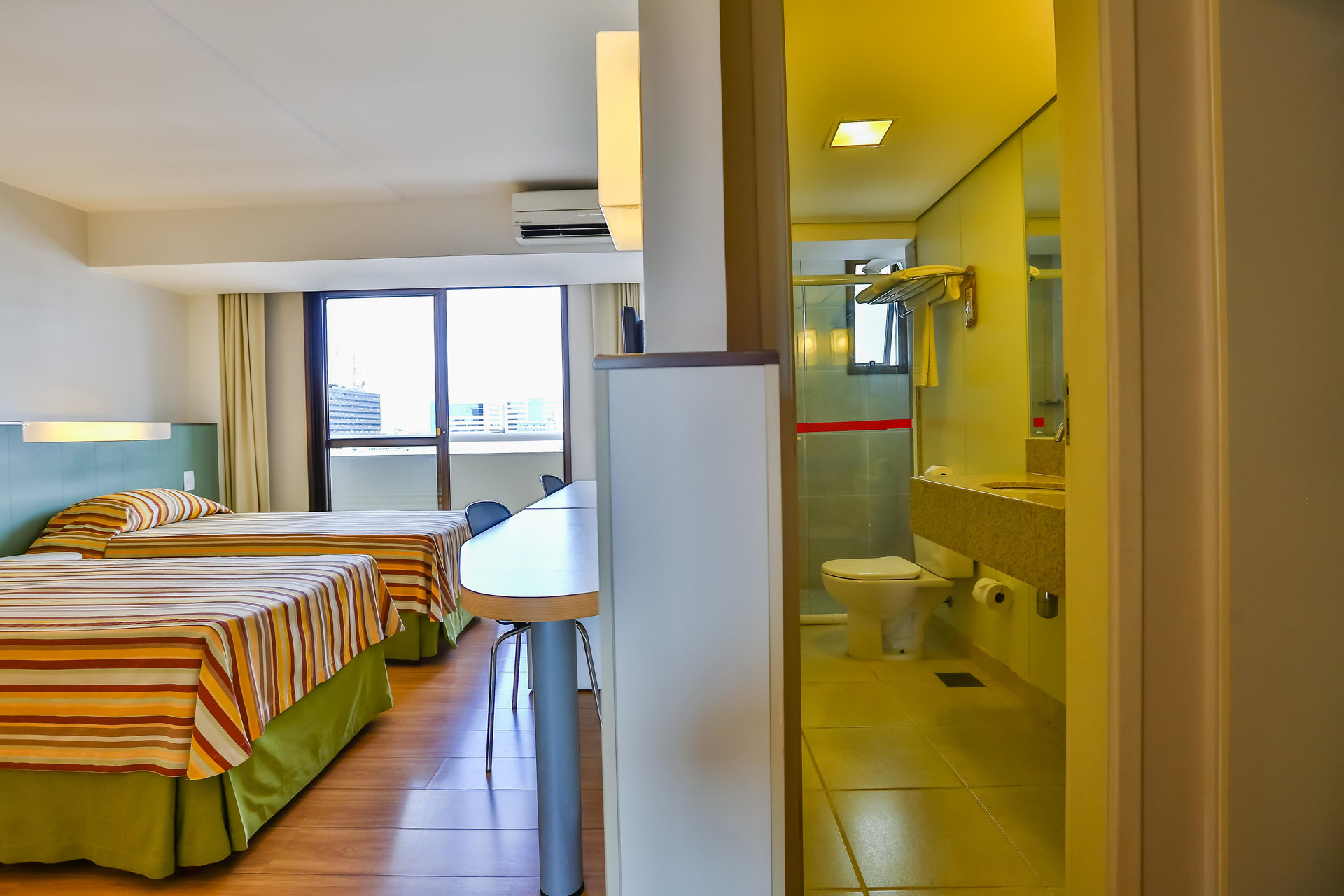 image-housing-carousel