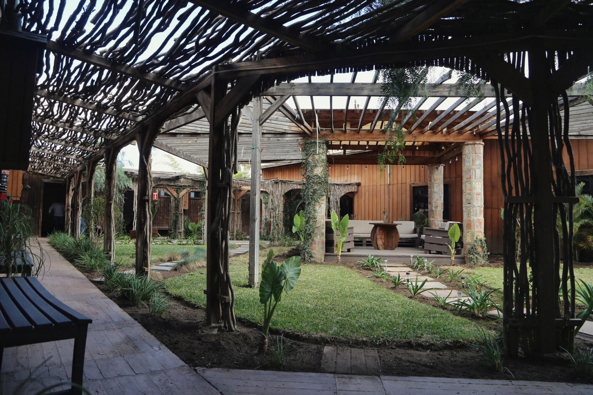 image-housing-carousel