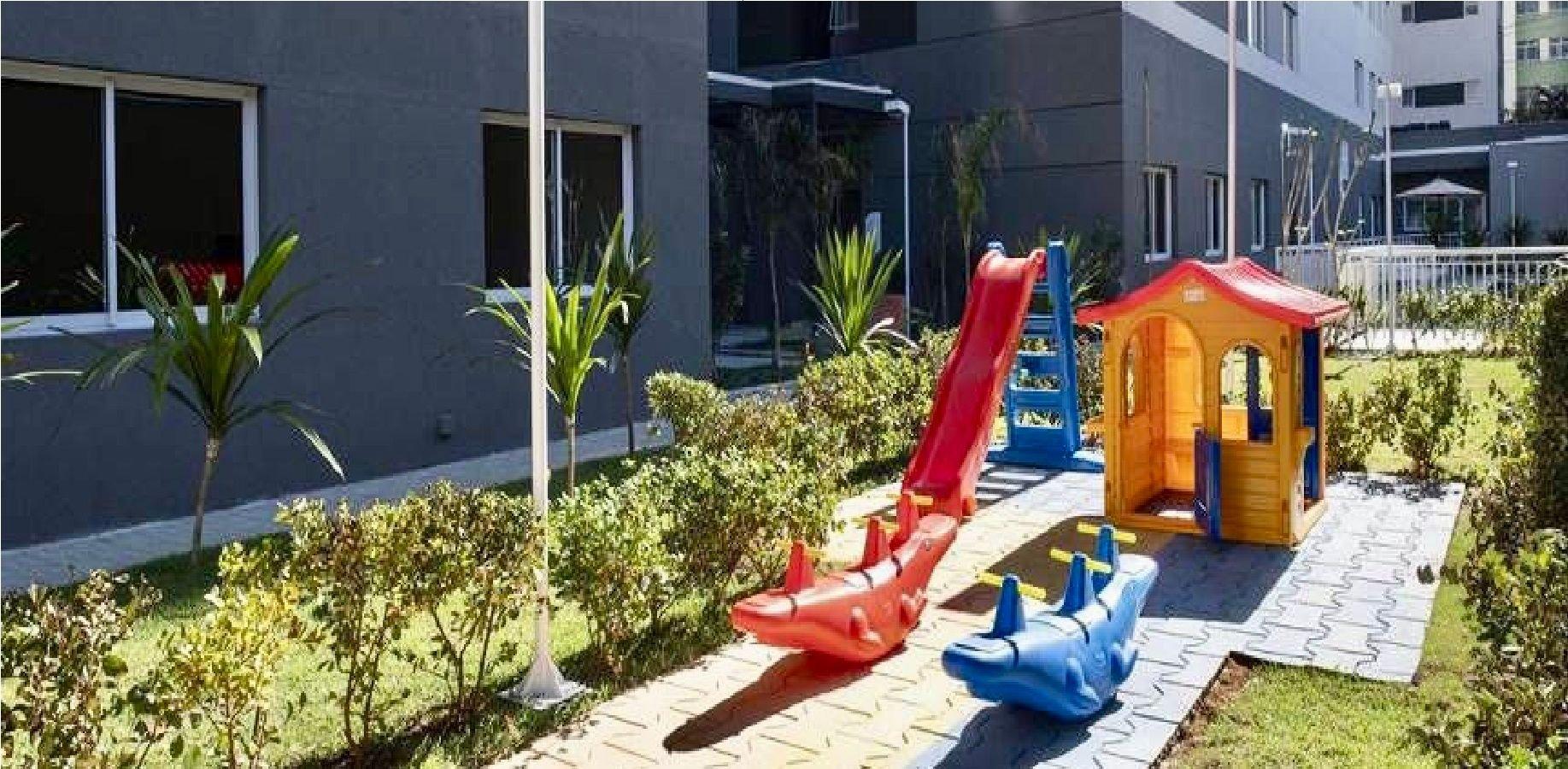 image-housing-carousel