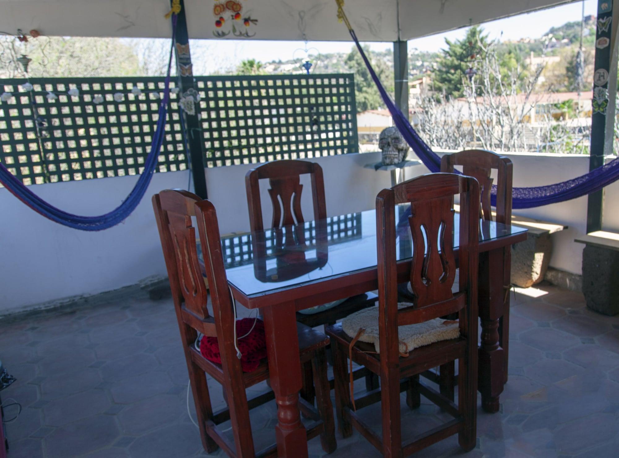 image-housing-carousel