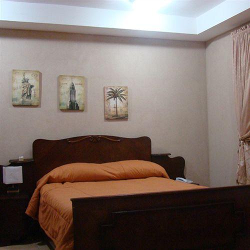 image-housing-carousel