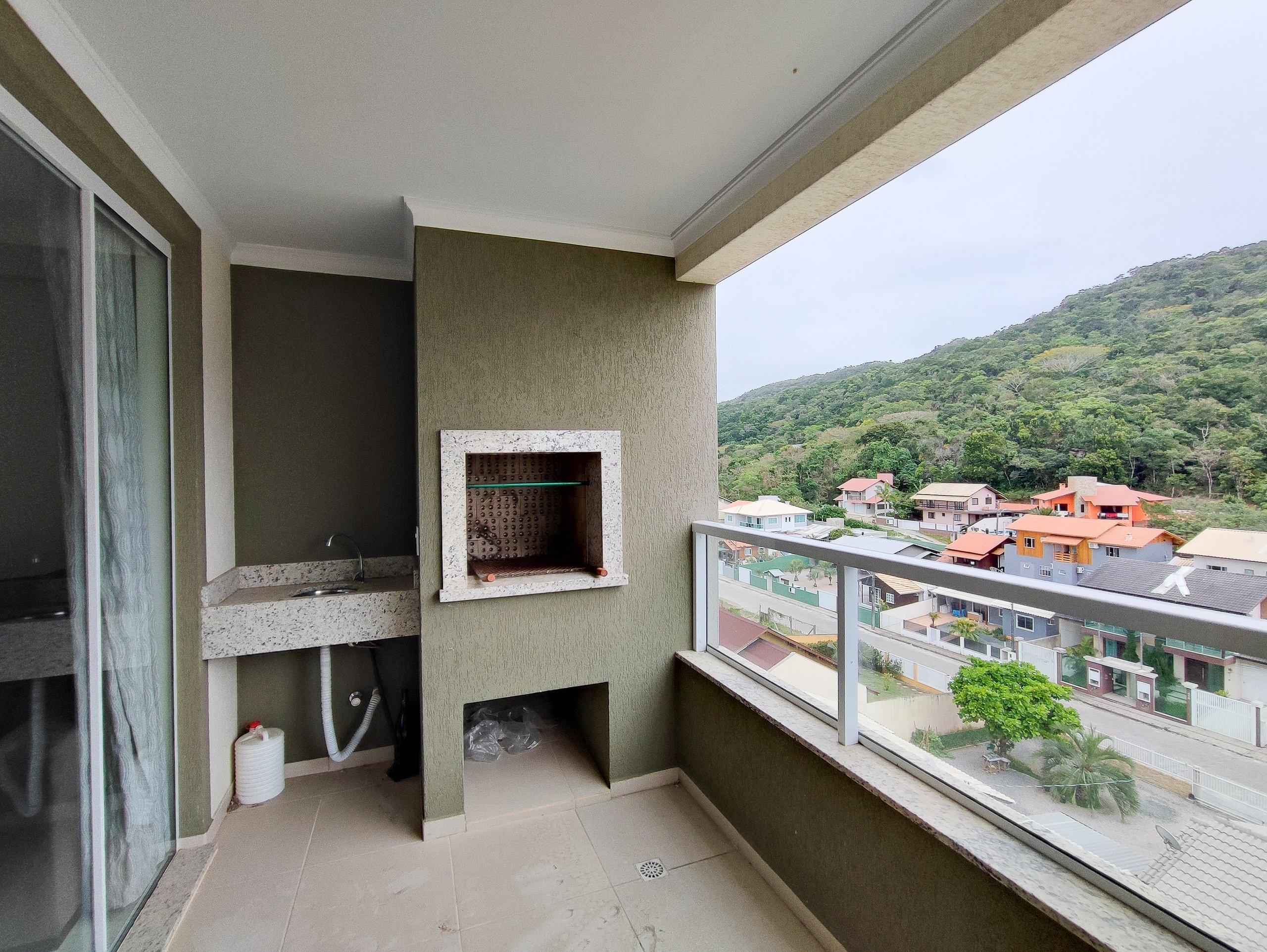 image-housing-carousel