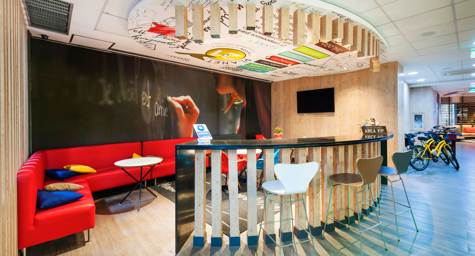 image-housing-carousel