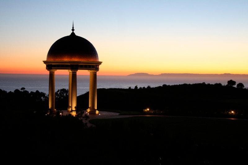 image-housing-carousel