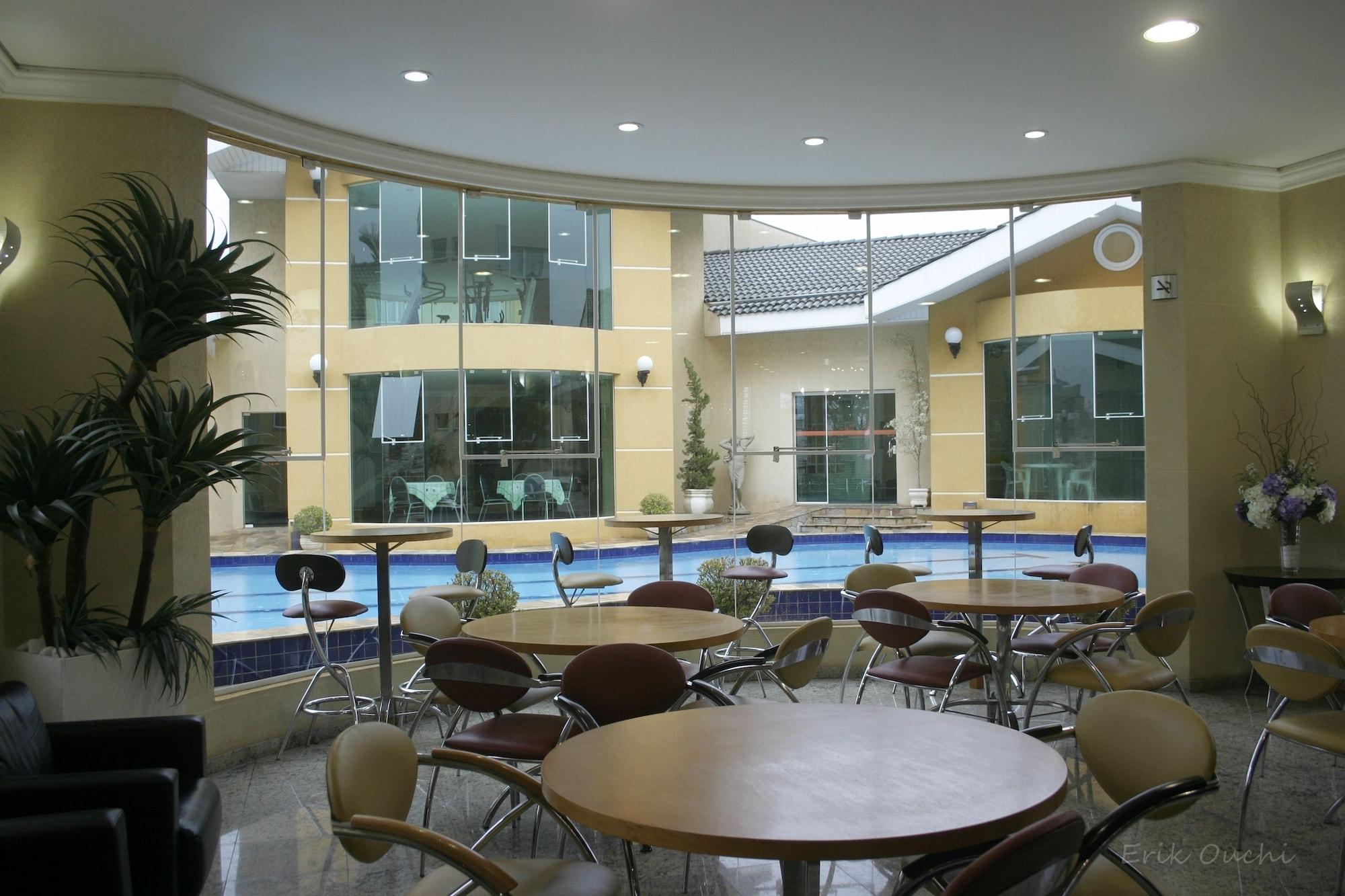 image-housing-carousel