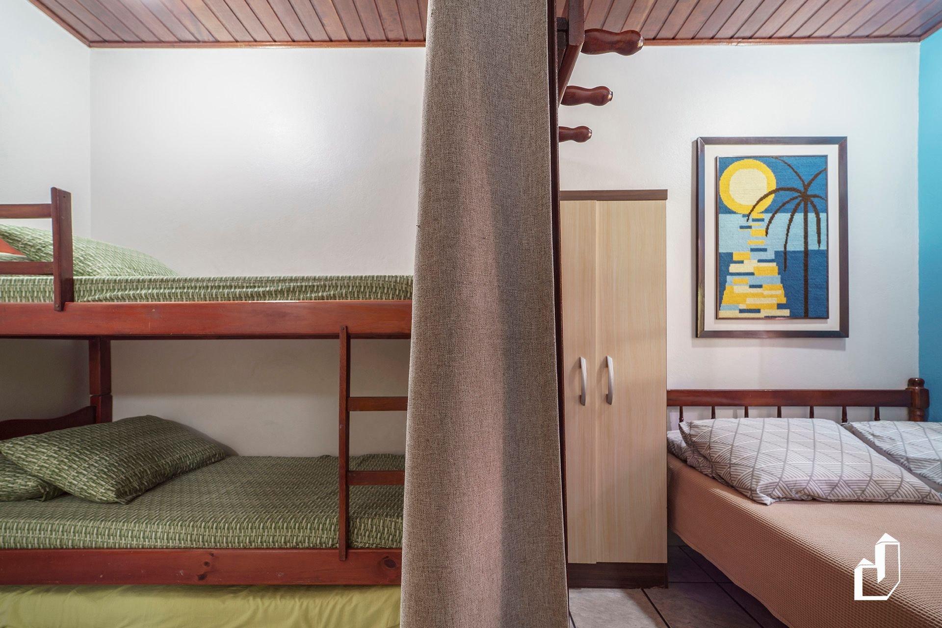 image-housing-carousel