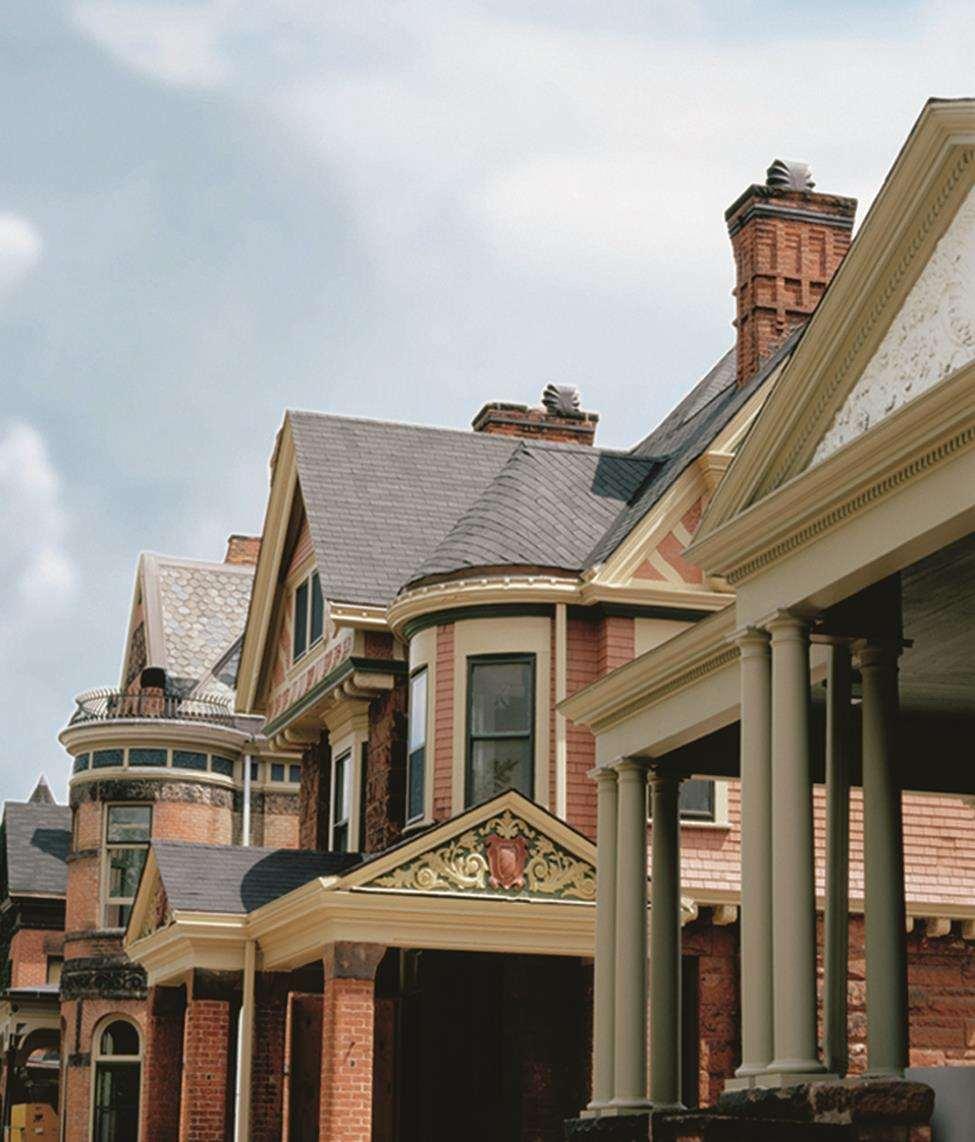 image-housing-carousel