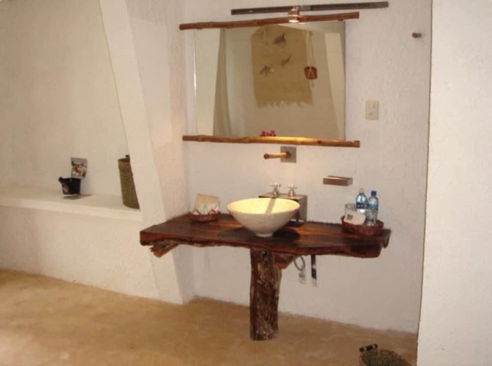 image-housing-carousel