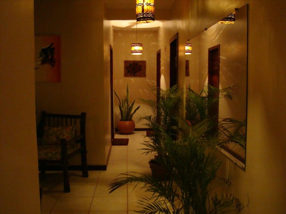 image-housing-carousel