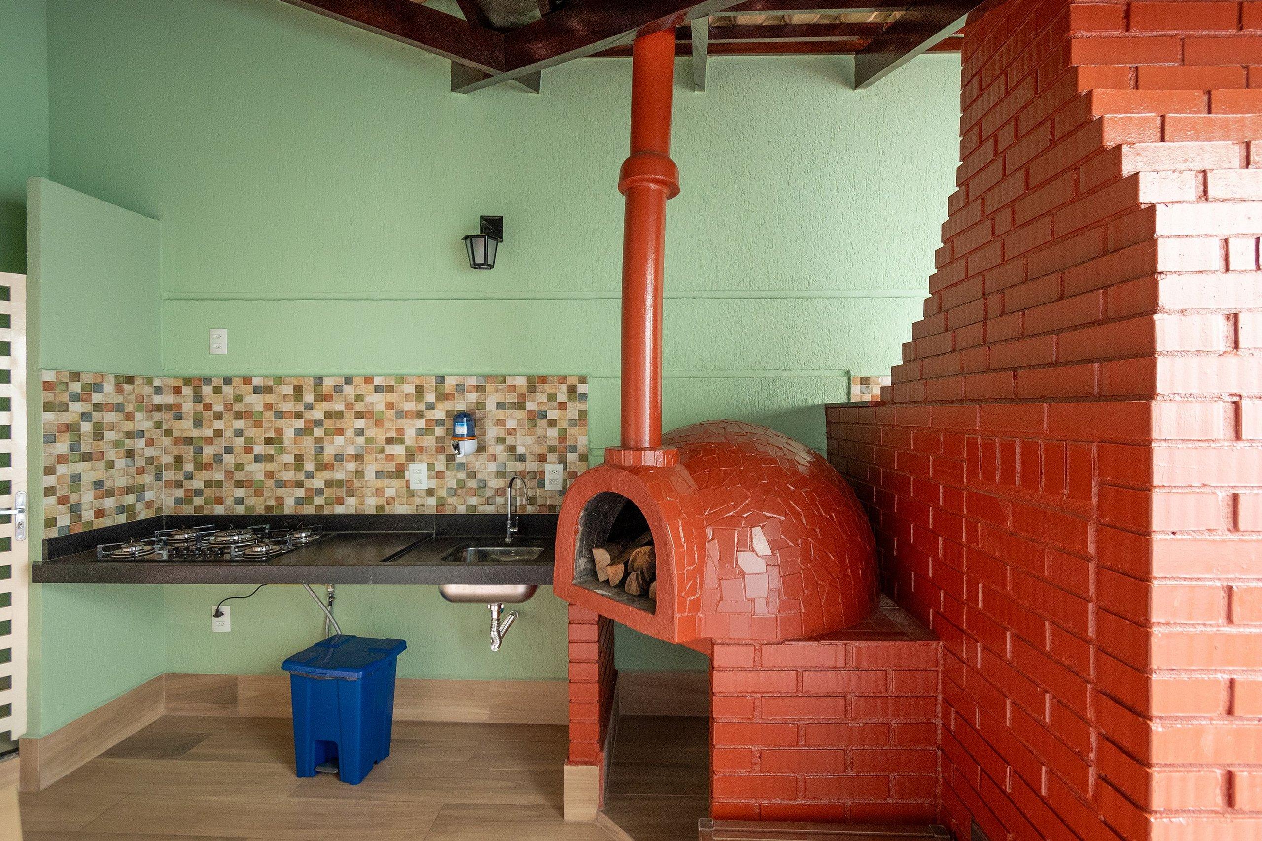 image-housing-carousel