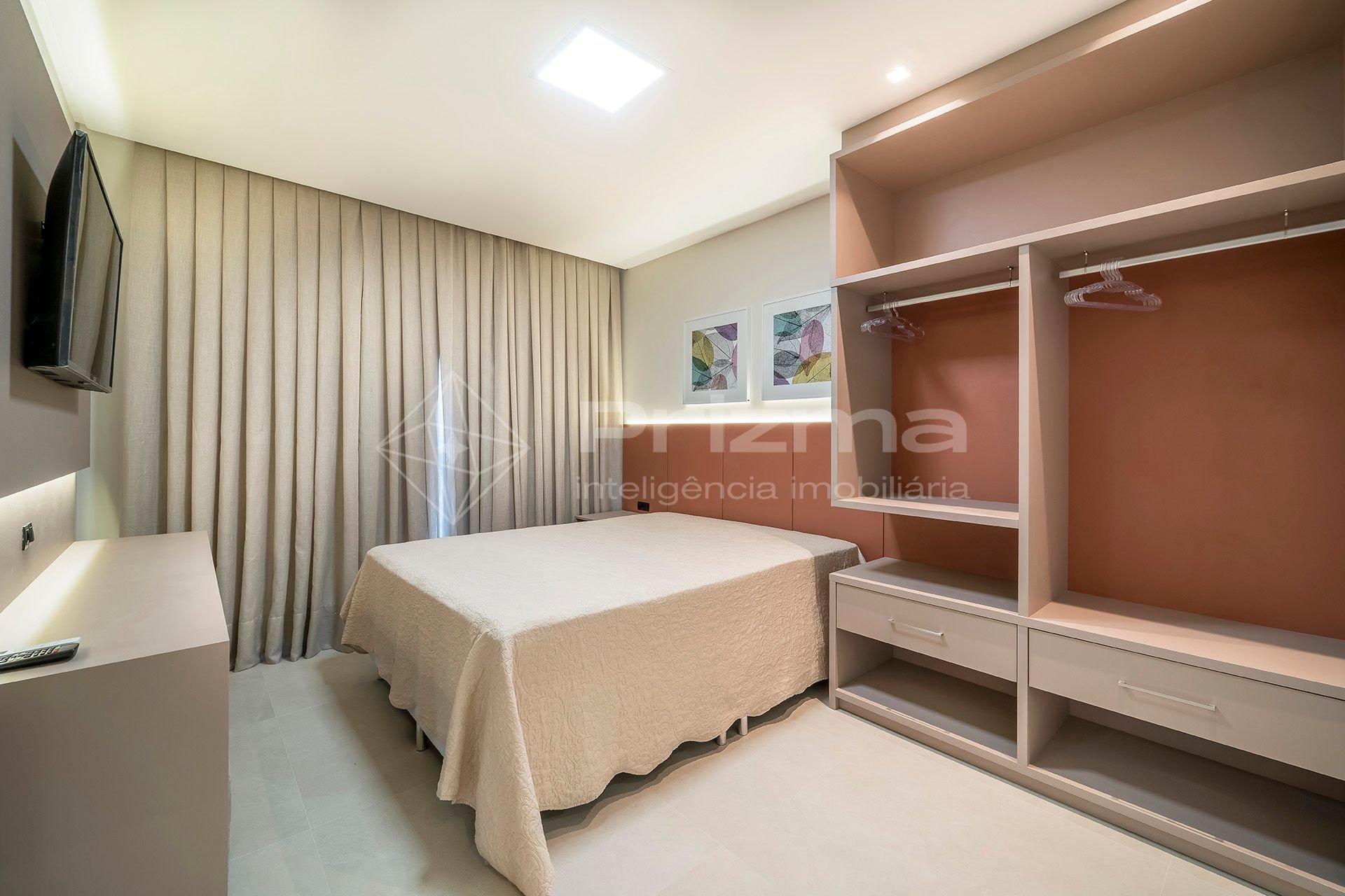 image-housing-carousel