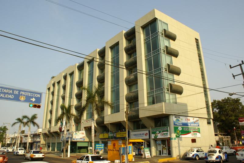 image-housing-carousel