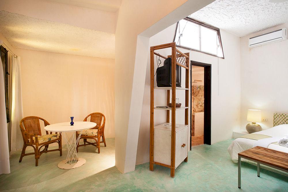 image-housing-carousel