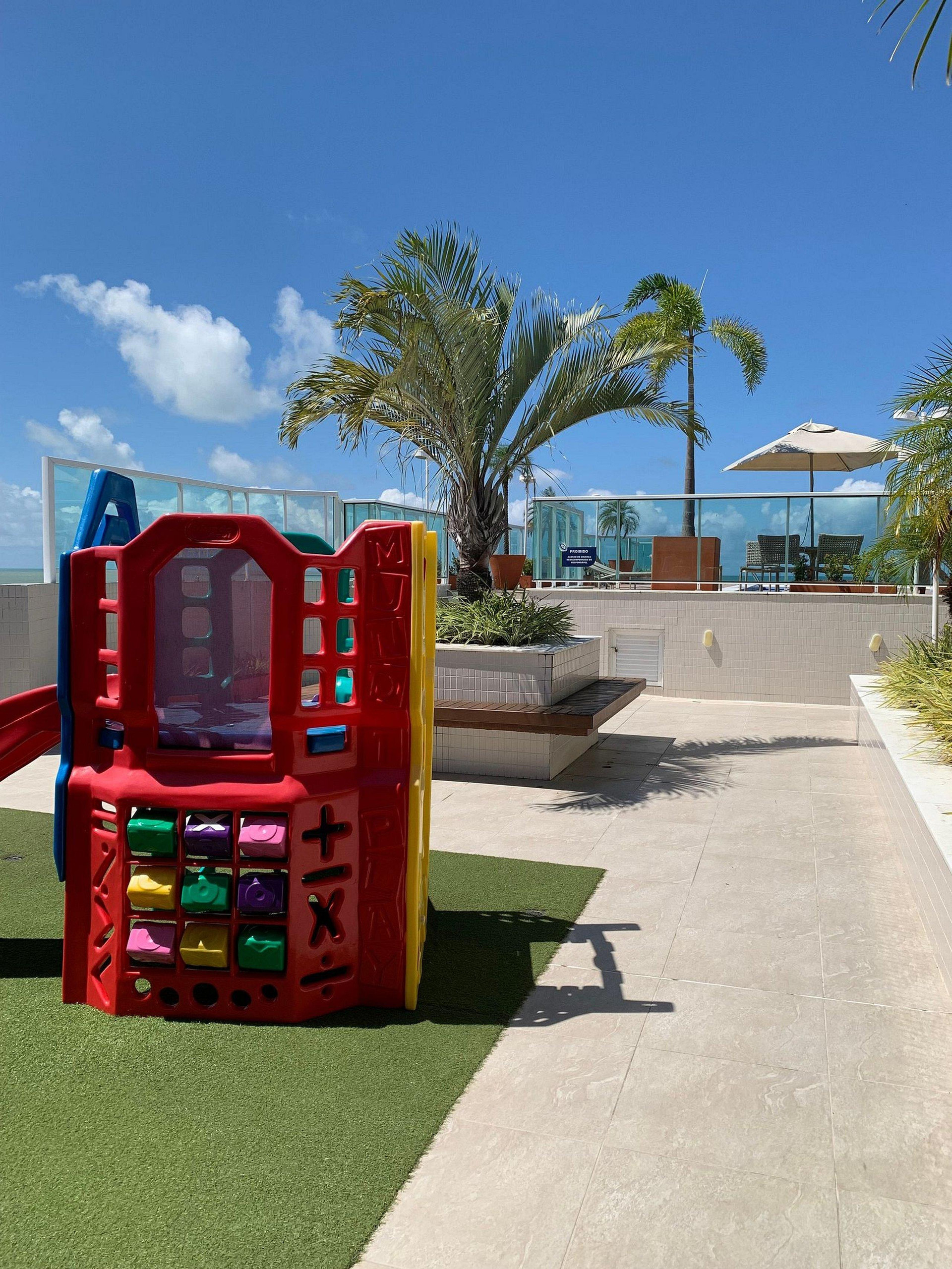 image-housing-carousel