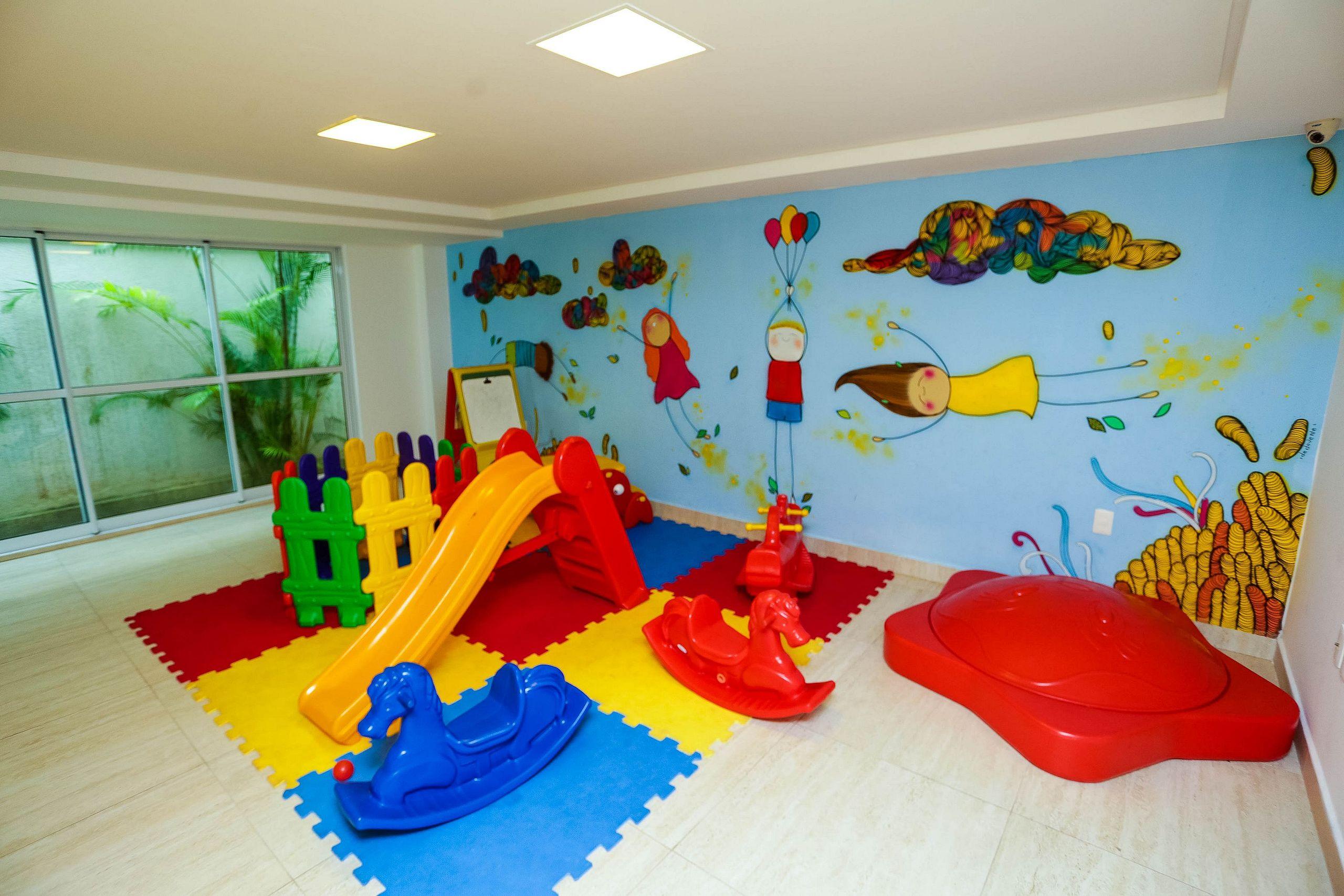 image-housing-carousel