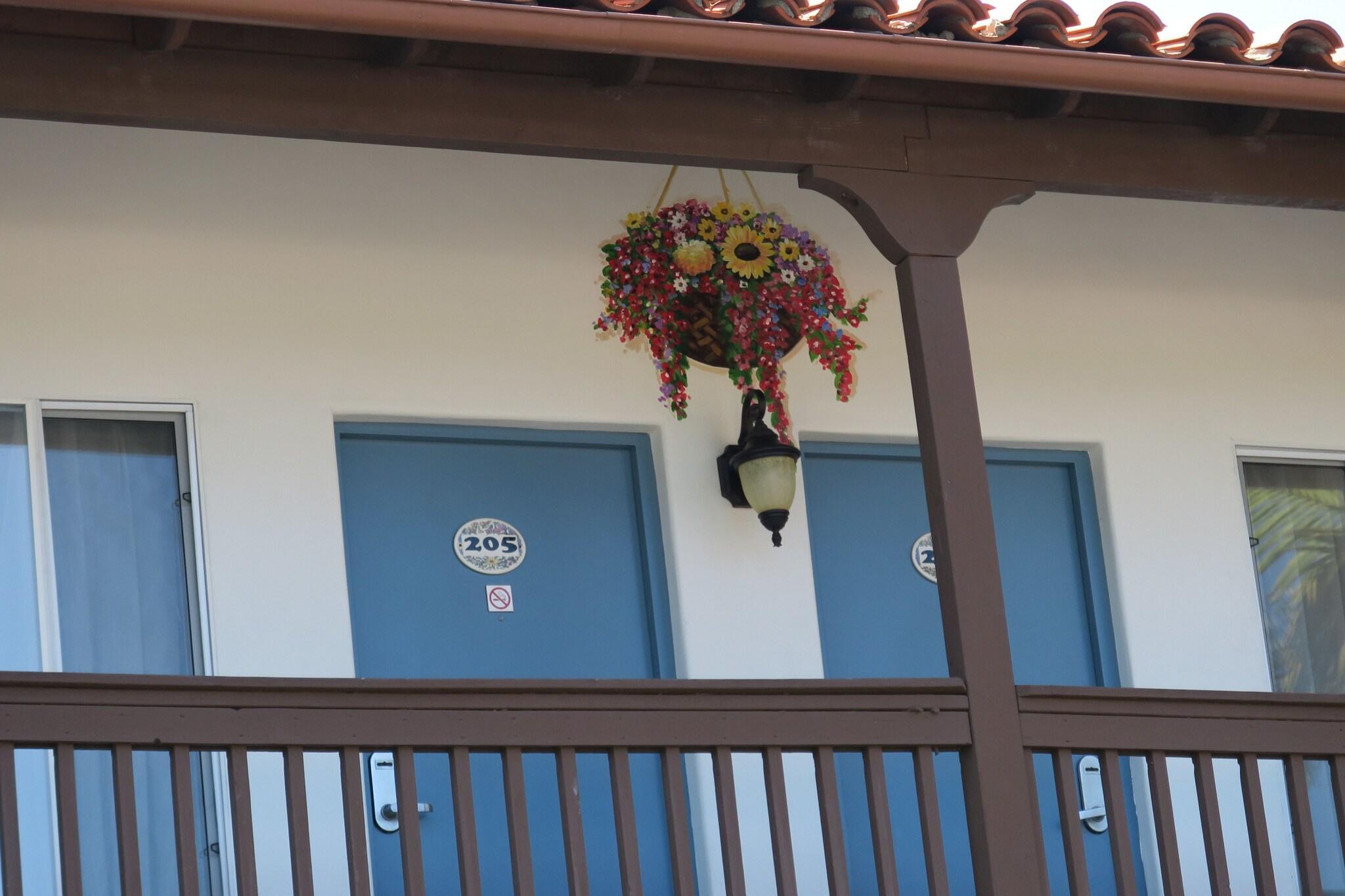 image-housing-carousel
