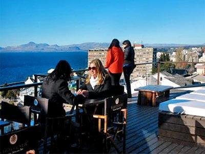 image-housing-carousel