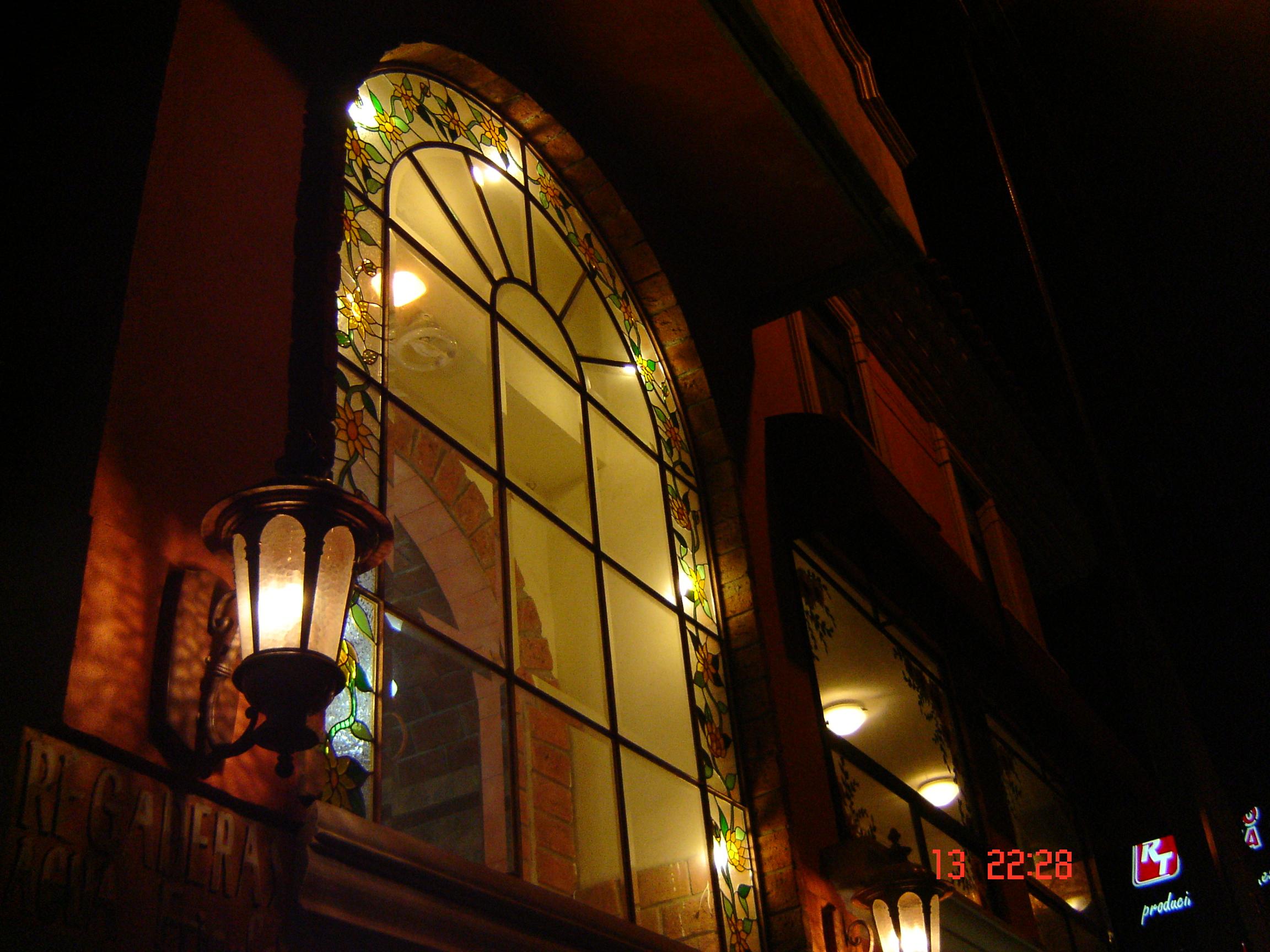 image-housing-carousel