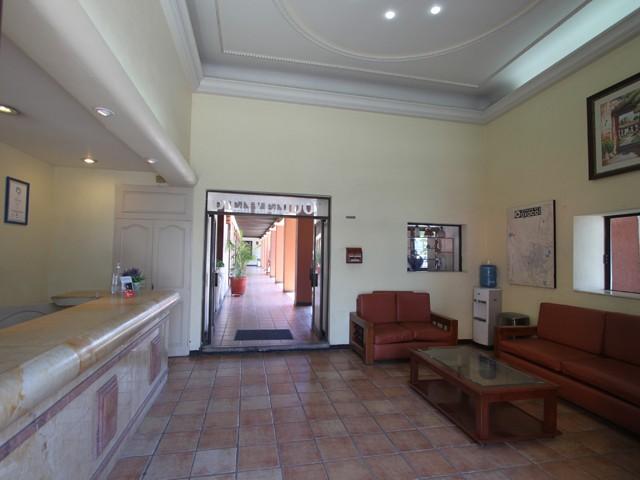 image-housing-carousel
