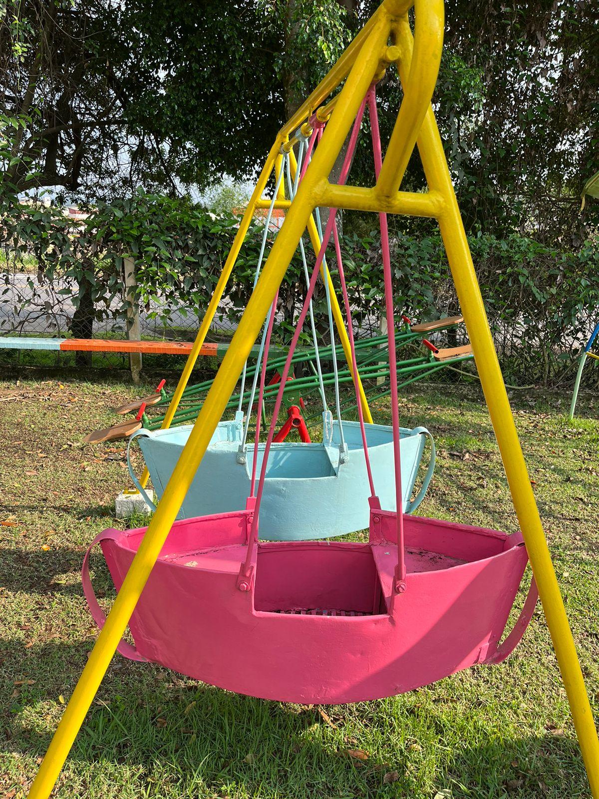 image-housing-carousel